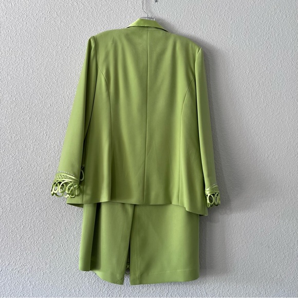 BMJ Studio Women’s 3 Piece Skirt Suit Size 8 Includes Jacket, Top and Skirt - Picture 11 of 16